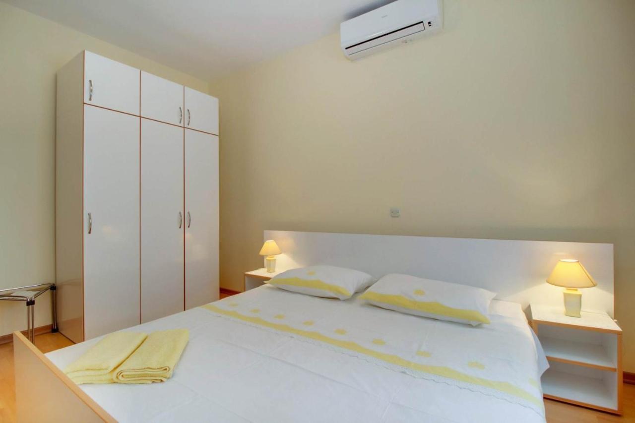 Biserka Apartment *