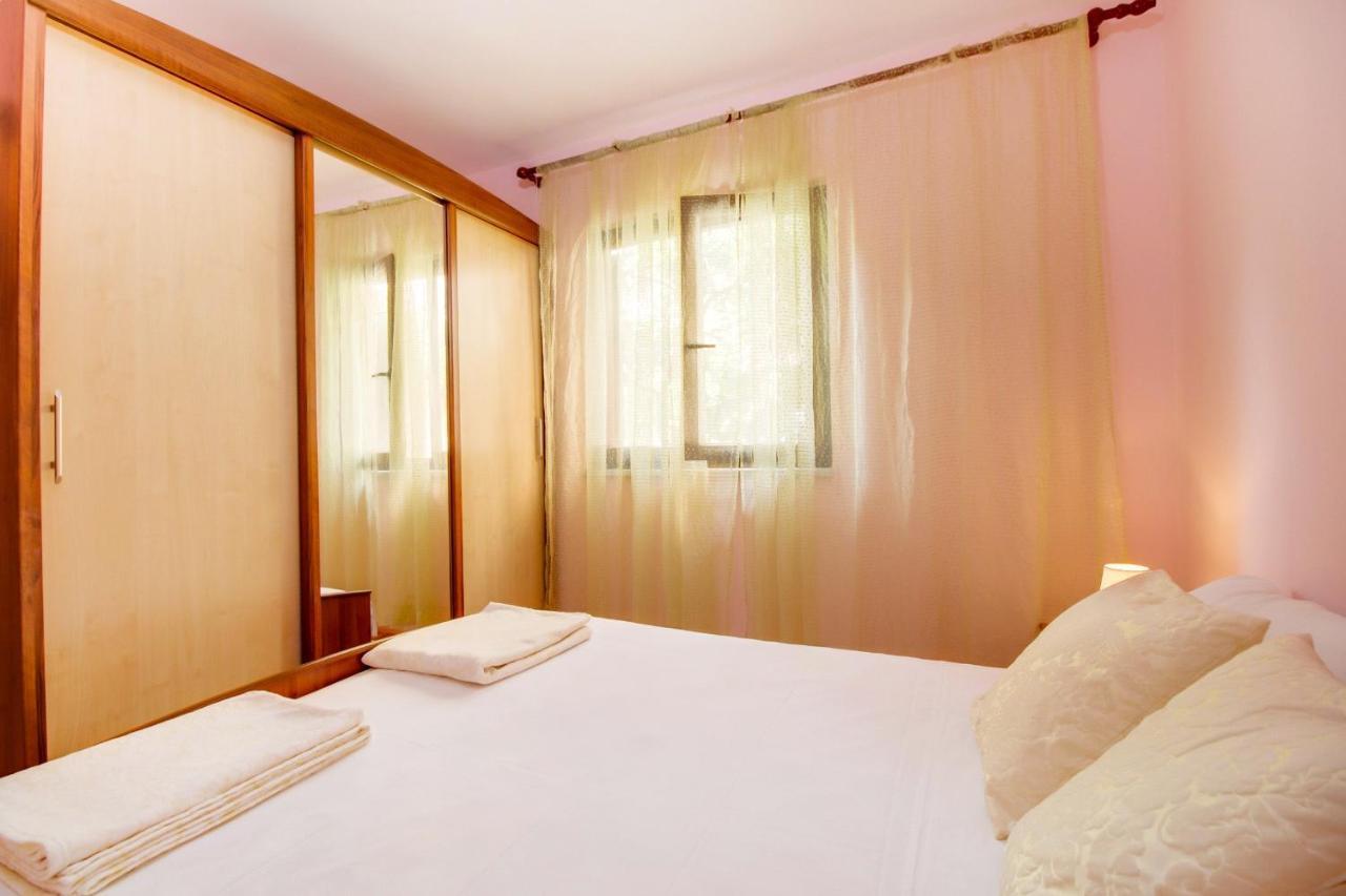 Biserka Apartment *